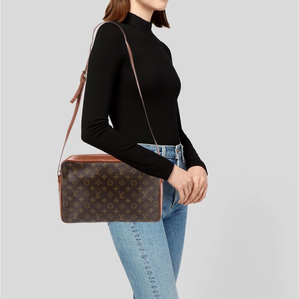 Louis Vuitton
LV Monogram Sac Bandouliere Vintage